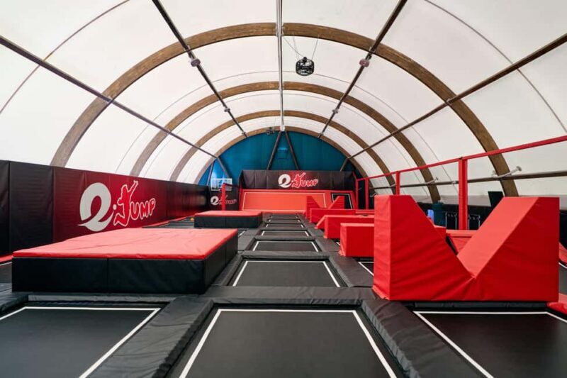 Como: Free jumps in the family trampoline park with flexible entry - The Experience for Different Types of Visitors