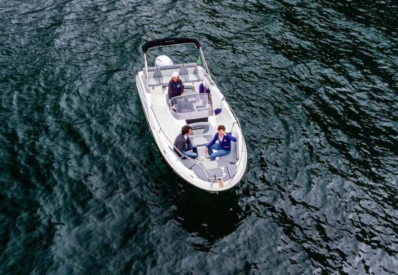 Como lake shared boat tour 1, 2, 3 ore (Bellagio) rain cover - Key Points