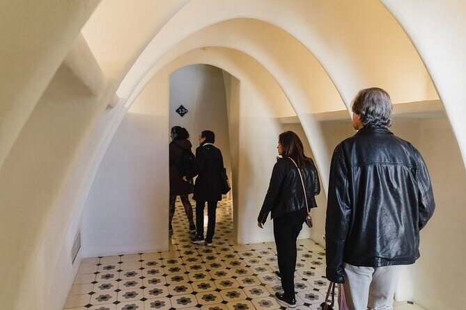 Complete Gaudi Tour: Casa Batllo, Park Guell & Sagrada Familia - Who Should Consider This Tour?