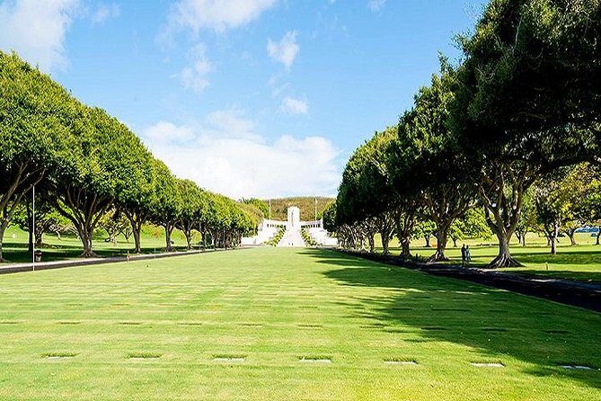 Complete Pearl Harbor Experience from Waikiki Area Hotels - Who Should Consider This Tour?