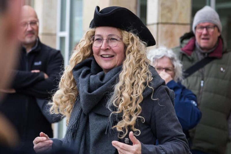 Conspiracy in the soldiers' town: an exciting interactive puzzle tour - Key Points