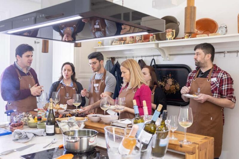 Cooking class at Fonte Santa in Gaia, lunch with a view of Porto! - FAQ