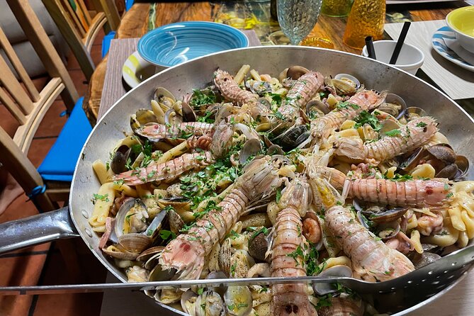 Cooking class, dinner and wine tasting near Lecce - Learning pasta: orecchiette and maccheroncini, step by step