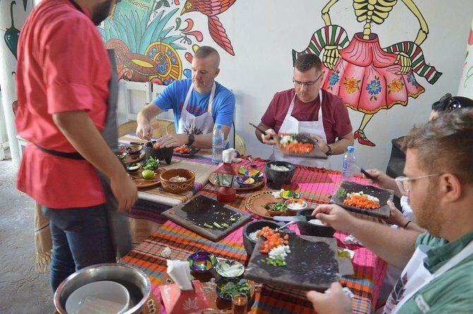 Cooking classes + margaritas and mezcal tasting - The Experience in Detail