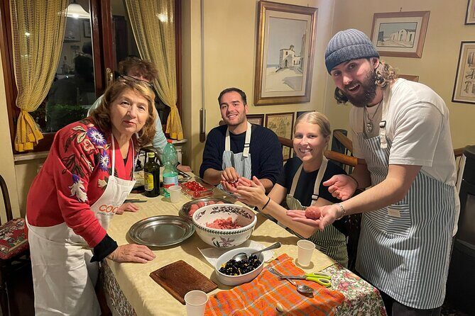 Cooking & eating with Locals in their home kitchen in Rome - An inside look at the Rome home cooking tour