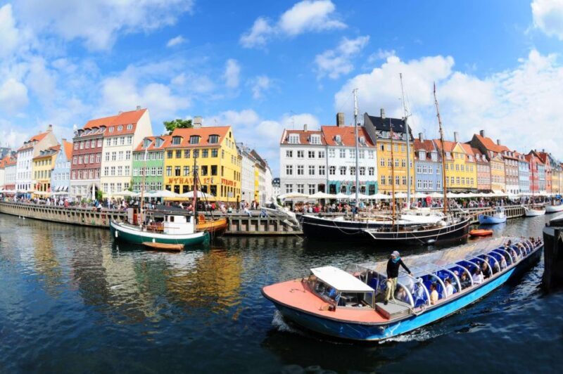 Copenhagen: Canal Boat Cruise & Old Town/Nyhavn Walking Tour - Exploring Copenhagen on Foot and Water