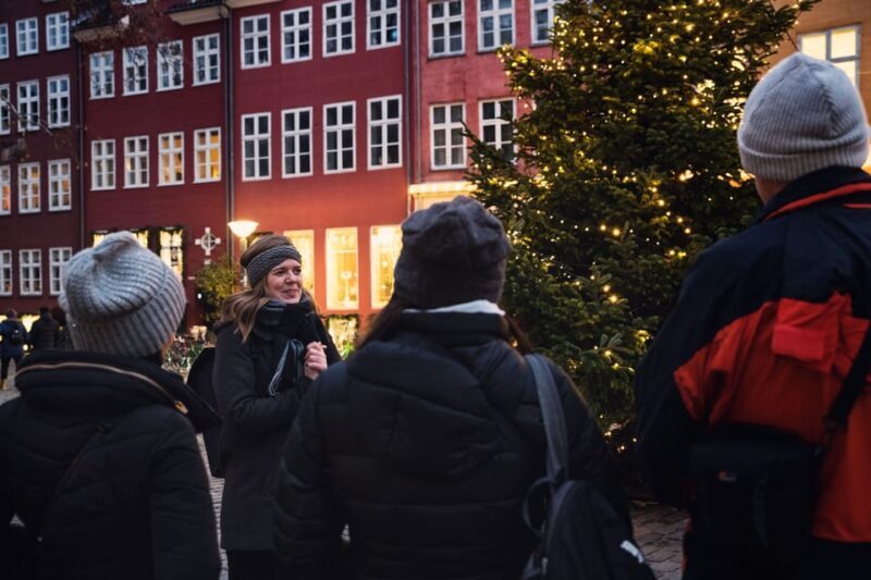 Copenhagen: Christmas Walking Tour with Treats and Drinks - Starting Point and Overall Flow