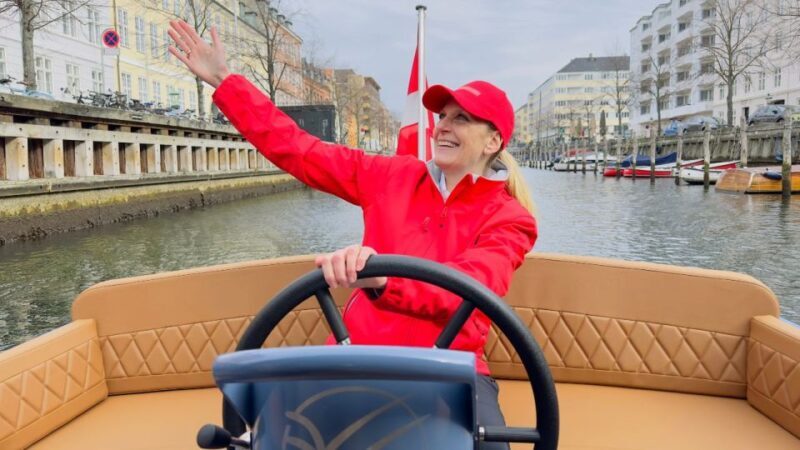 Copenhagen: Guided Canal Tour by Electric Boat - The Experience in Detail