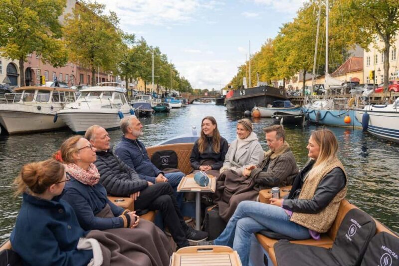 Copenhagen: Light Festival Canal Tour on Electric Boat - The Experience You Can Expect