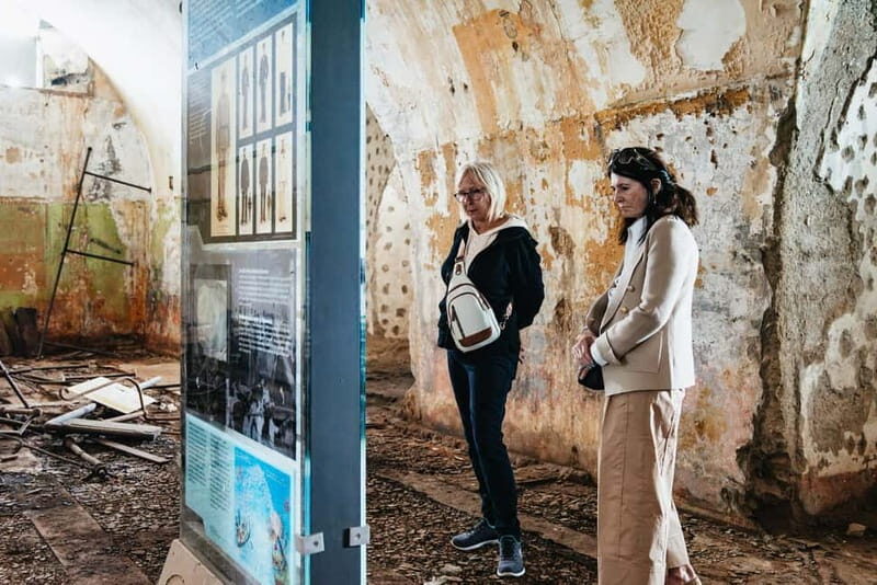 Copenhagen: Old Canals and Hidden Gems Social Boat Tour - The Experience You Can Expect