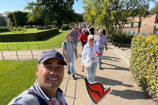 Copenhagen Walking Tour with Food Testing (smorrebrod dish & snap) - Who Is This Tour Best For?