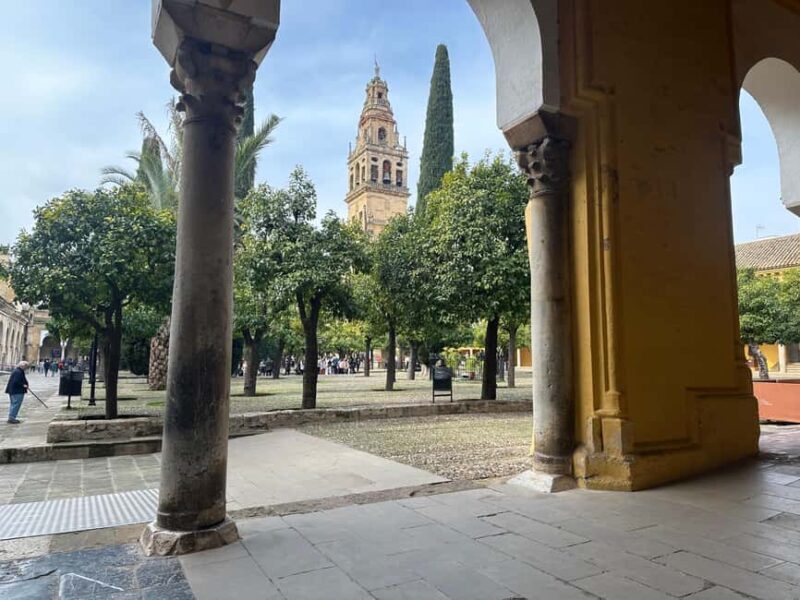 CÓRDOBA: Guided tour of the Mosque-Cathedral of Córdoba in Spanish - Key Points
