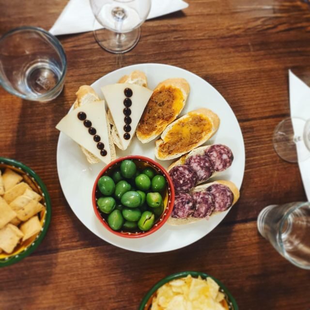 Córdoba: Local Wine Tasting Evening - Setting the Scene: What You Can Expect