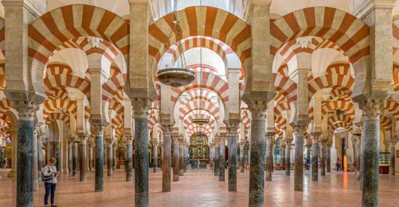 Córdoba: Mosque and Alcazar Private Tour with tickets - Key Points