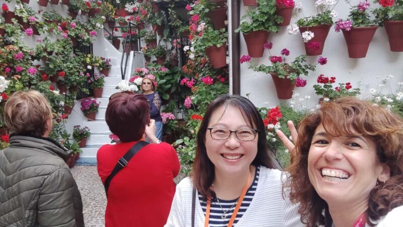 Córdoba Patio Competition: A unique experience of flowers and tradition. - Key Points