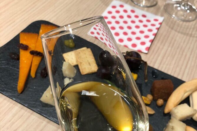 Cordoba sunset, local wine & cheese tasting - A Close Look at the Experience