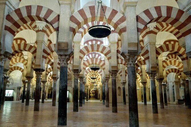 Cordoba tour Mosque-Cathedral & Jewish Quarter, max. 8 people - A Closer Look at the Córdoba Experience