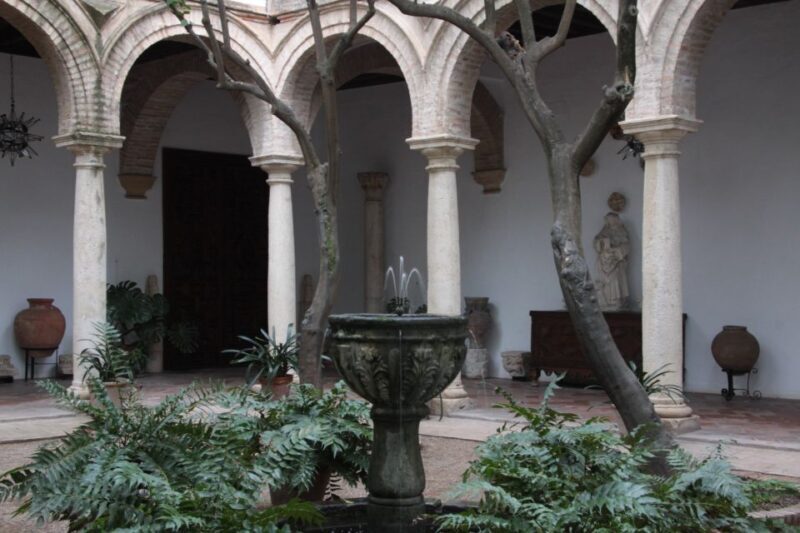 Córdoba: Viana Palace Gardens and Patios Entry Ticket - FAQ