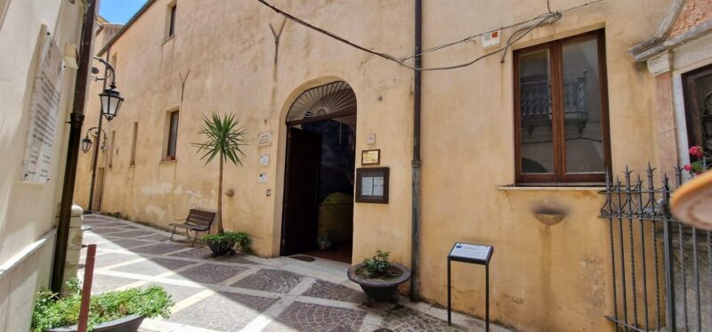 Corleone: Guided Tour of the C.I.D.M.A - Anti-Mafia Movement - Frequently Asked Questions