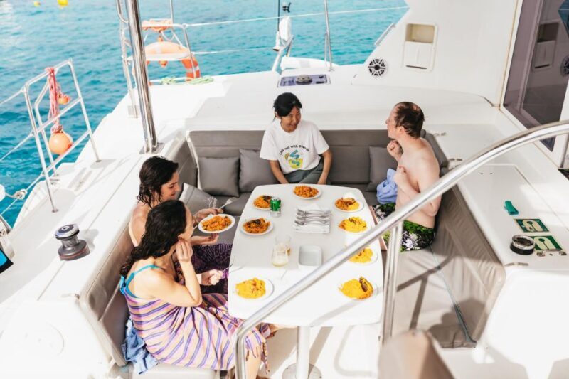 Corralejo: Lobos Island Catamaran Tour with Drinks & Snorkel - Key Points