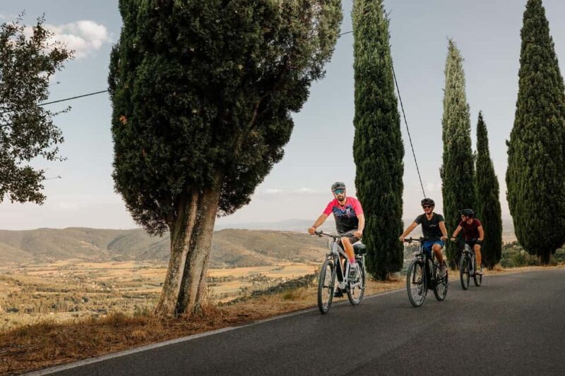 Cortona Sunset: Pizza Tasting+eBike ride around the Village - Key Points