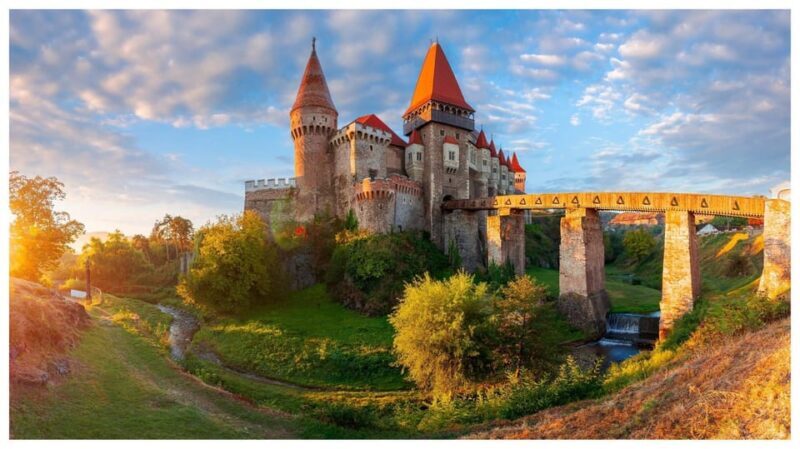 Corvin castle: 1 day car tour from Oradea - The Journey Begins: From Oradea to Corvin Castle