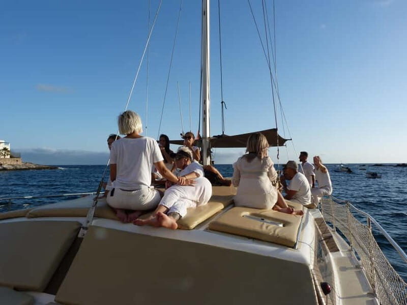 Costa Adeje: Catamaran Tour, Snorkelling, Snacks & Drinks - What to Expect from the Catamaran Experience