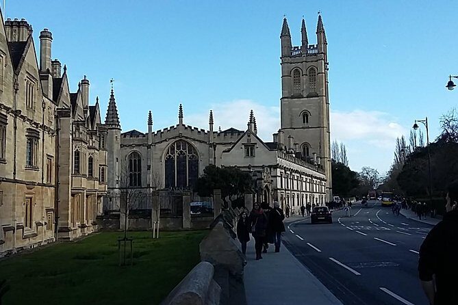 Cotswolds Villages and Oxford Full Day Tour from London - FAQs