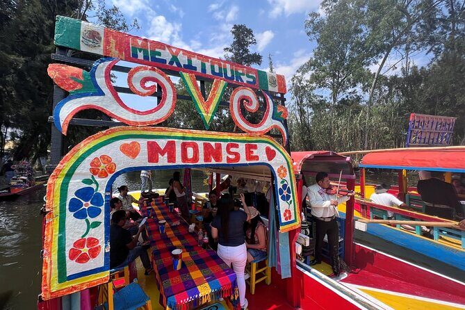 Coyoacán and Xochimilco including Frida Kahlo Museum - The Highlight — Frida Kahlos Blue House