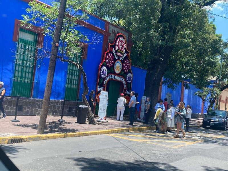 COYOACAN: FRIDA KAHLO STEPS IN COYOACAN AND SAN ANGEL CDMX - A Closer Look at the Tour