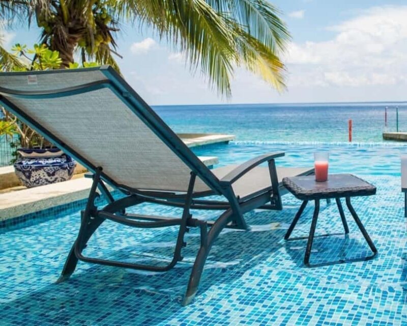 Cozumel: All-Inclusive Beach Club Day Pass with Open Bar - Food and Drinks: Fresh and Refreshing