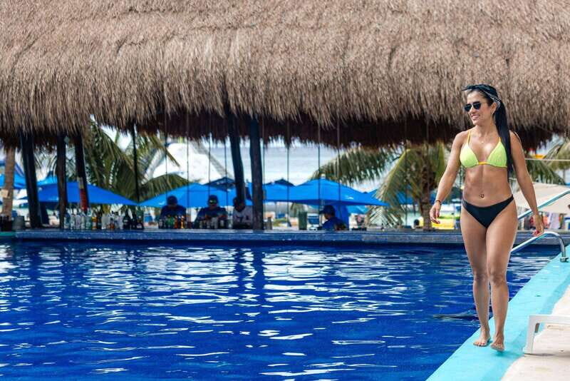 Cozumel: Best Day Pass at San Francisco Fun Beach Club - Food and Drinks