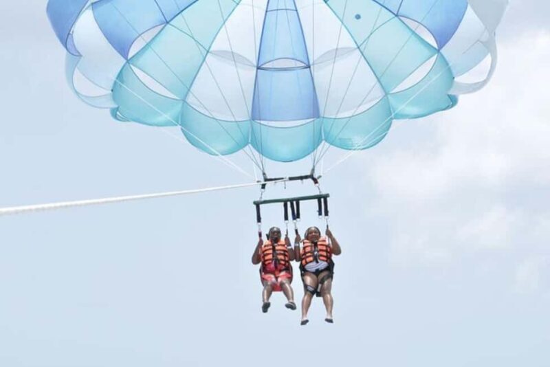 Cozumel: Best Parasailing Experience + Locker - FAQ