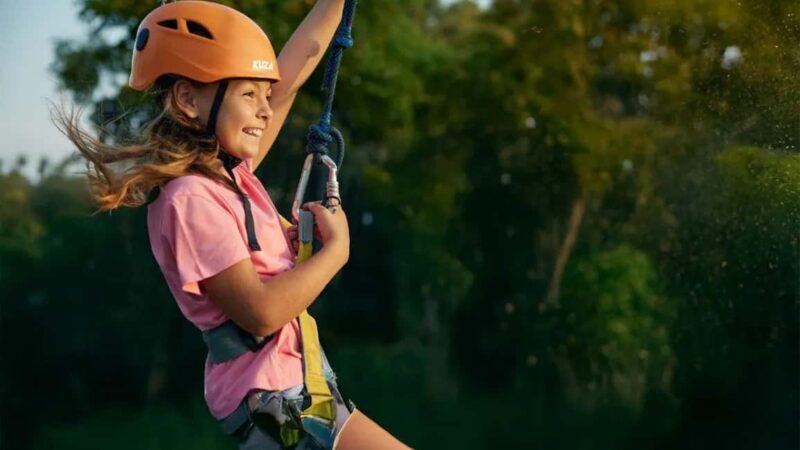 Cozumel: KUZÁ Beach & Adventure Park Deluxe Pass & Zip Line - Food, Drinks, and Atmosphere