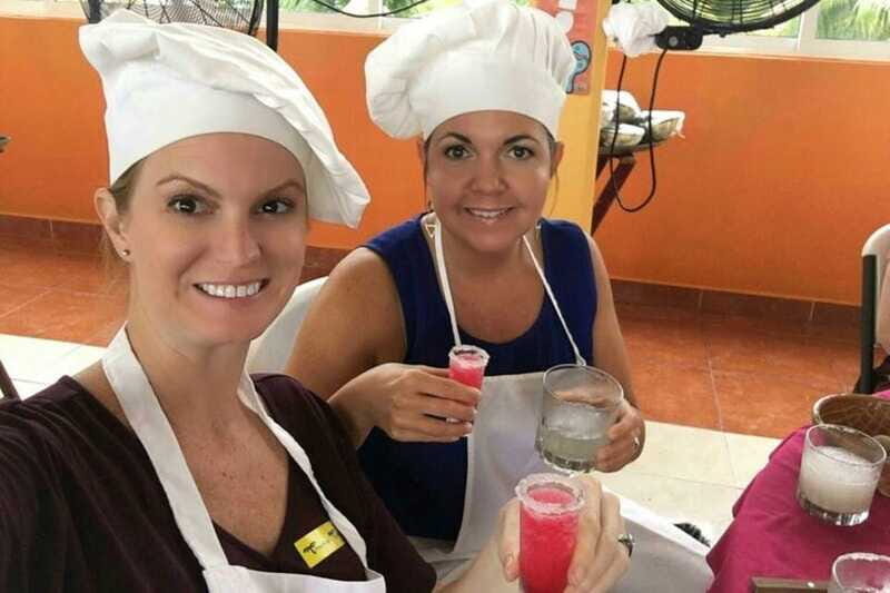 Cozumel: Salsa and Salsa Cooking and Dancing Experience - Tasting and Refreshments