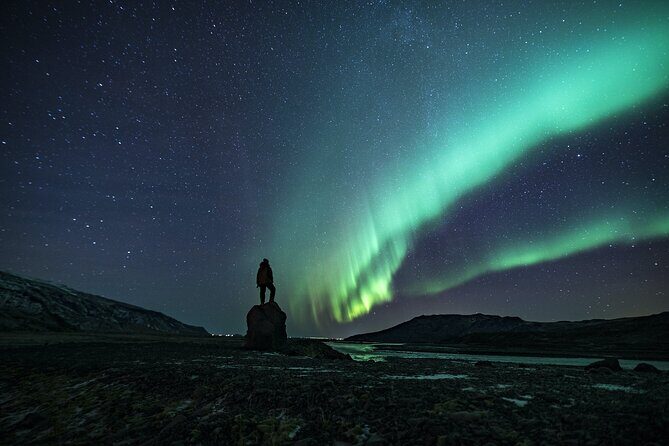 Cozy Northern Lights Tour with Icelandic Treats and Liquor - What to Expect on the Tour