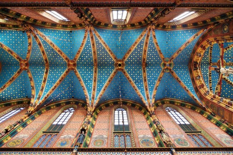 Cracow's Old Town sightseeing & St. Mary's Basilica Visit - Frequently Asked Questions