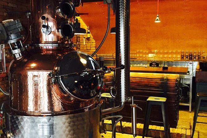 Craft Gin and exclusive brandies in unique distillery - Key Points