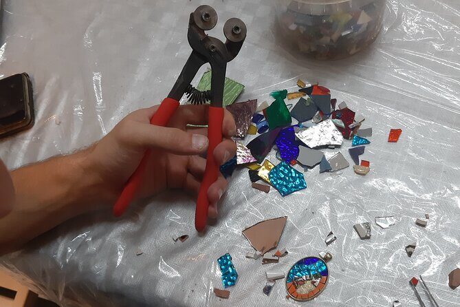 Create your own jewellery in Gaudí-style - Key Points