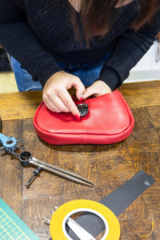 Create your own leather bag in Luberon area! - Practicalities and Logistics