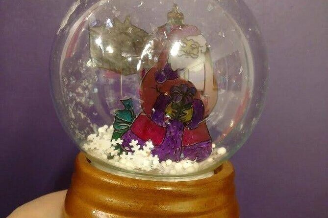 Create Your Own Winter Snow Globe in Estes Park - What Is the Create Your Own Snow Globe Experience?