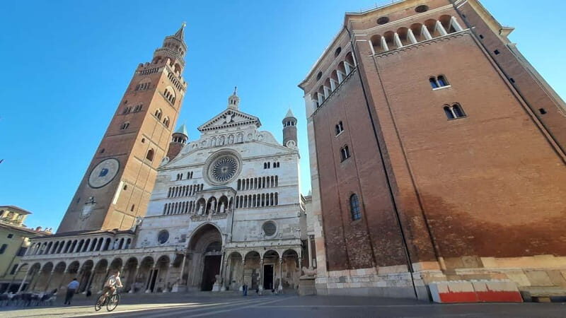 Cremona: City of art and music in Italian - Practical Details and Logistics