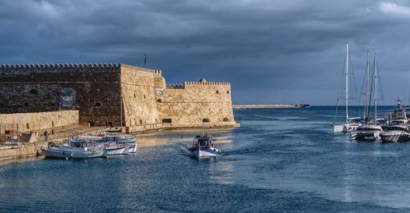 Crete: Heraklion Center, Local Market and Creta Aquarium - Key Points