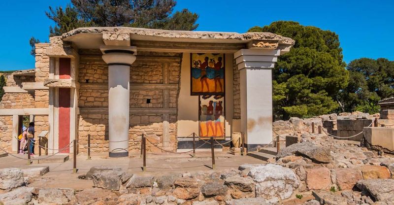 Crete: Knossos Palace Entry Ticket with Optional Audio Guide - Workrooms, Living Spaces, and Storerooms (What to Notice)