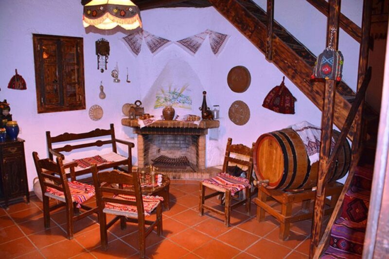 Crete: Traditional Dance Show and Buffet Dinner with Wine - Verdict: Who is This Tour Best For?