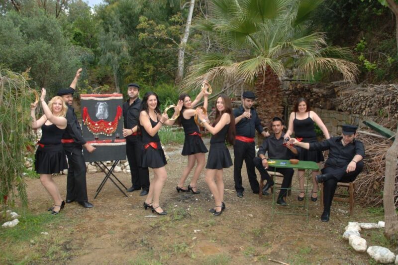 Crete: Traditional Dance Show and Buffet Dinner with Wine - Logistics & Group Size