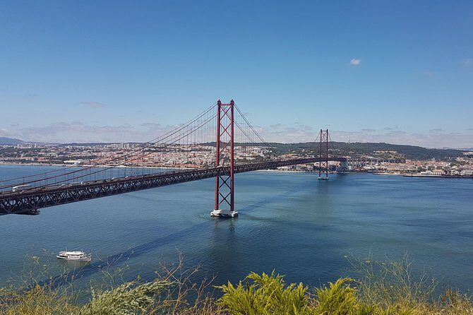 Cristo Rei Tuk Tuk Tour With River cruise - Key Points