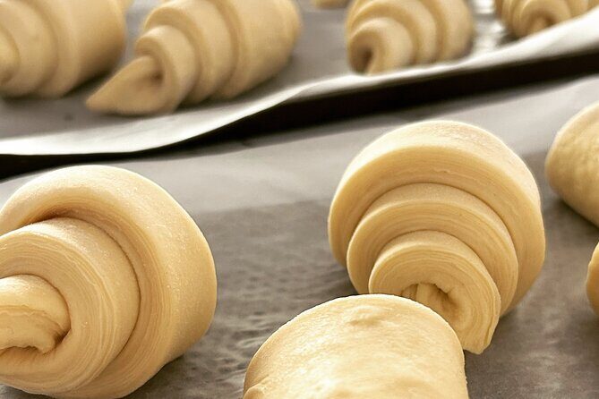 Croissants and pains au chocolat with a pastry chef in Paris - Key Points