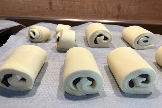 Croissants and pains au chocolat with a pastry chef in Paris - Who should consider this class?
