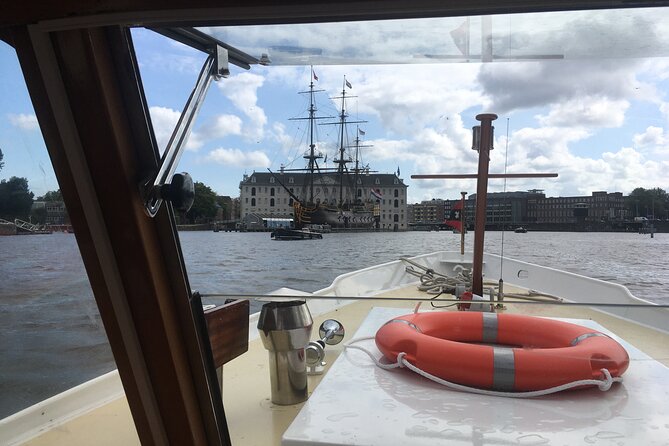 Cruise Amsterdam like a Local — Small Group 12 pax - Meeting Point and Timing: Where to Be (and What Not to Do)